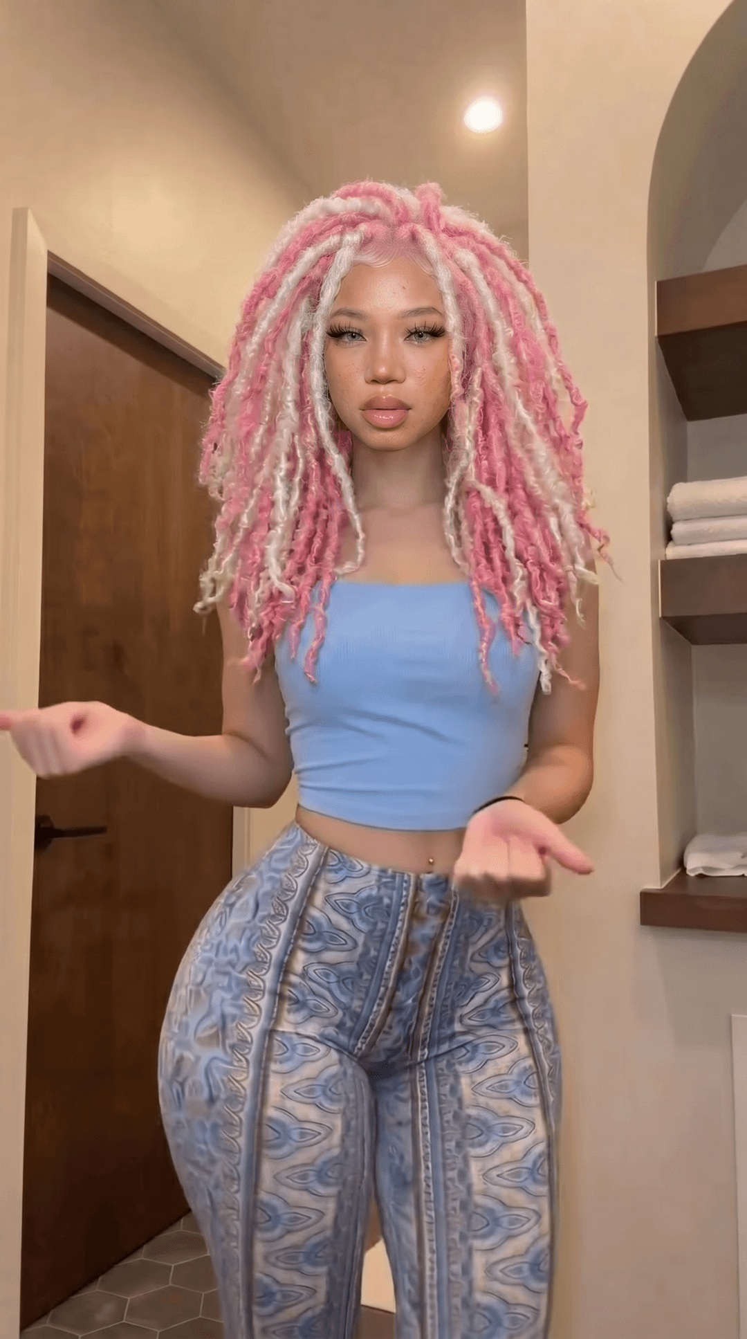 Remove all black hair only keep pink and white