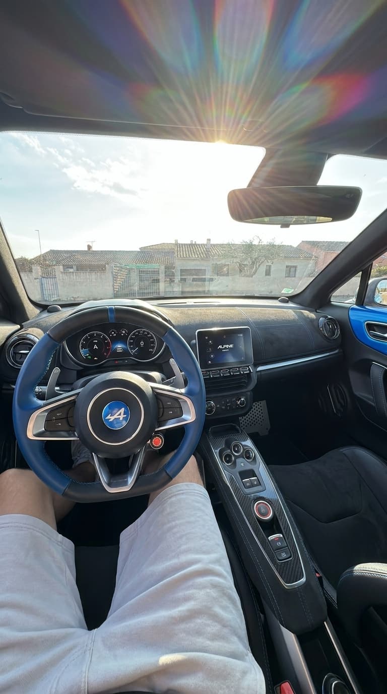 Peut tu remplacer l intérieur de cette voiture par l intérieur d une alpine 