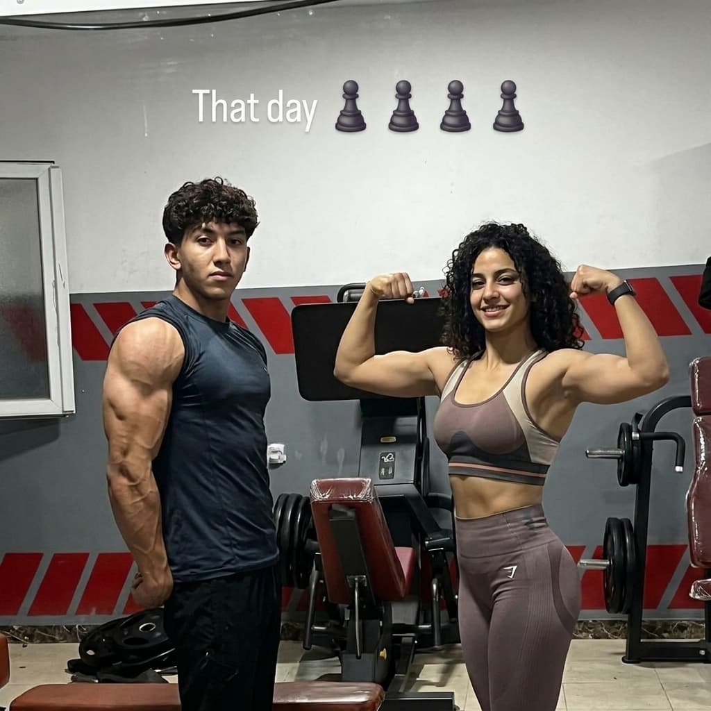Make my ref more shredded with ana pretty gym girl 